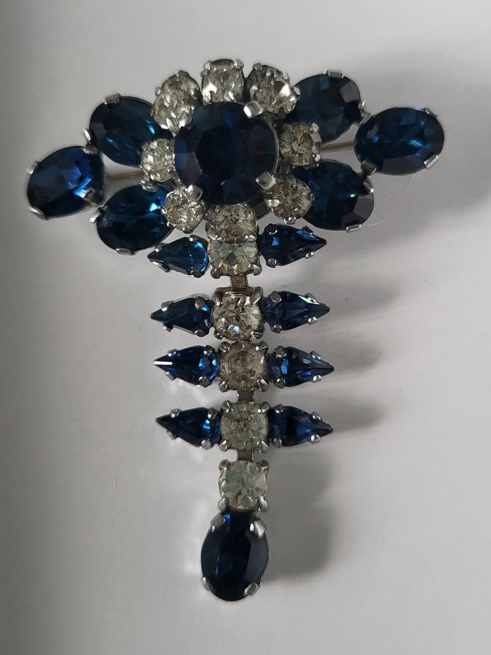 Vintage Blue Sapphire Color Rhinestone Silvertone Brooch
